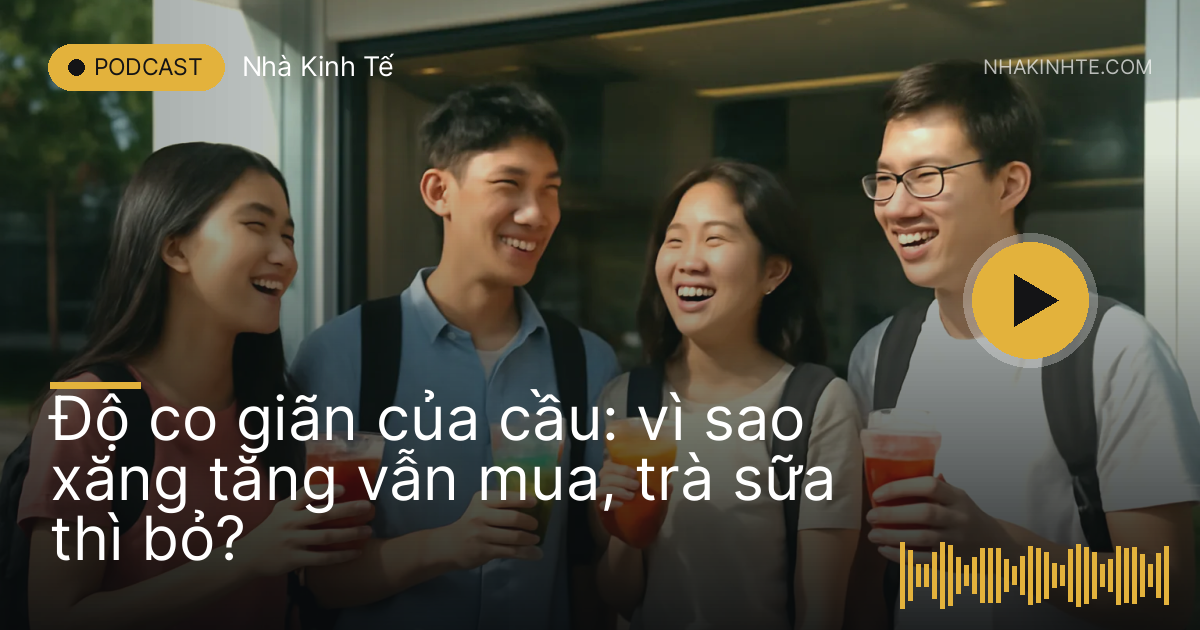 Nhóm bạn trẻ cầm ly trà trái cây đứng trước quầy đồ uống